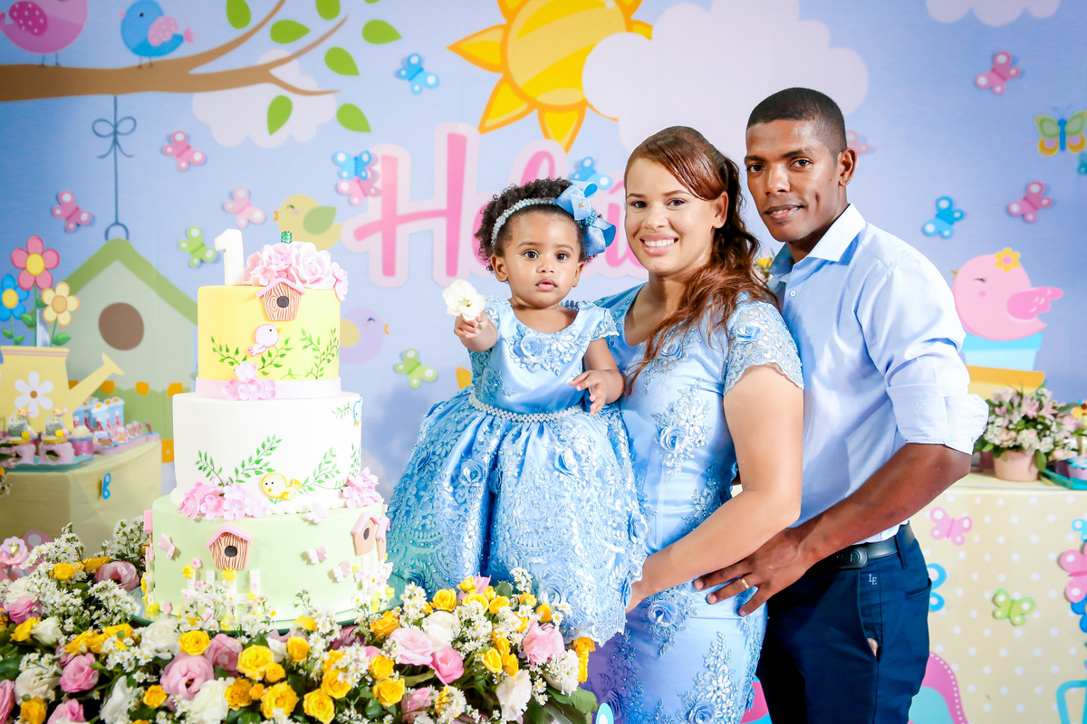 ✔ Olá genteeee!!!!... Quero lhes apresentar O Jardim da Heloíse! que por sinal estava tão cheio de borboletas que até agora eu sonho com borboletas! (rsrs)
#leandrosilvastudio
#leandrosilvastudiofotografico
#leandrosilva
#fotografiainfantil