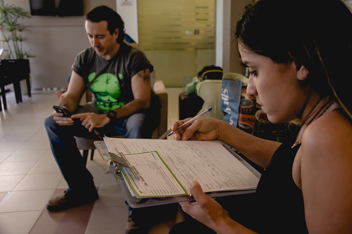 mãe chegando no parto na clim realizado pelo fotografo pb jocieldes alves