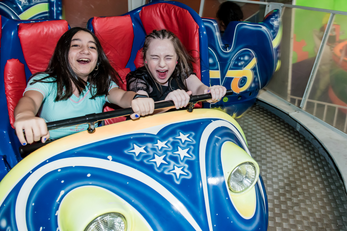 divertindo com a amiga