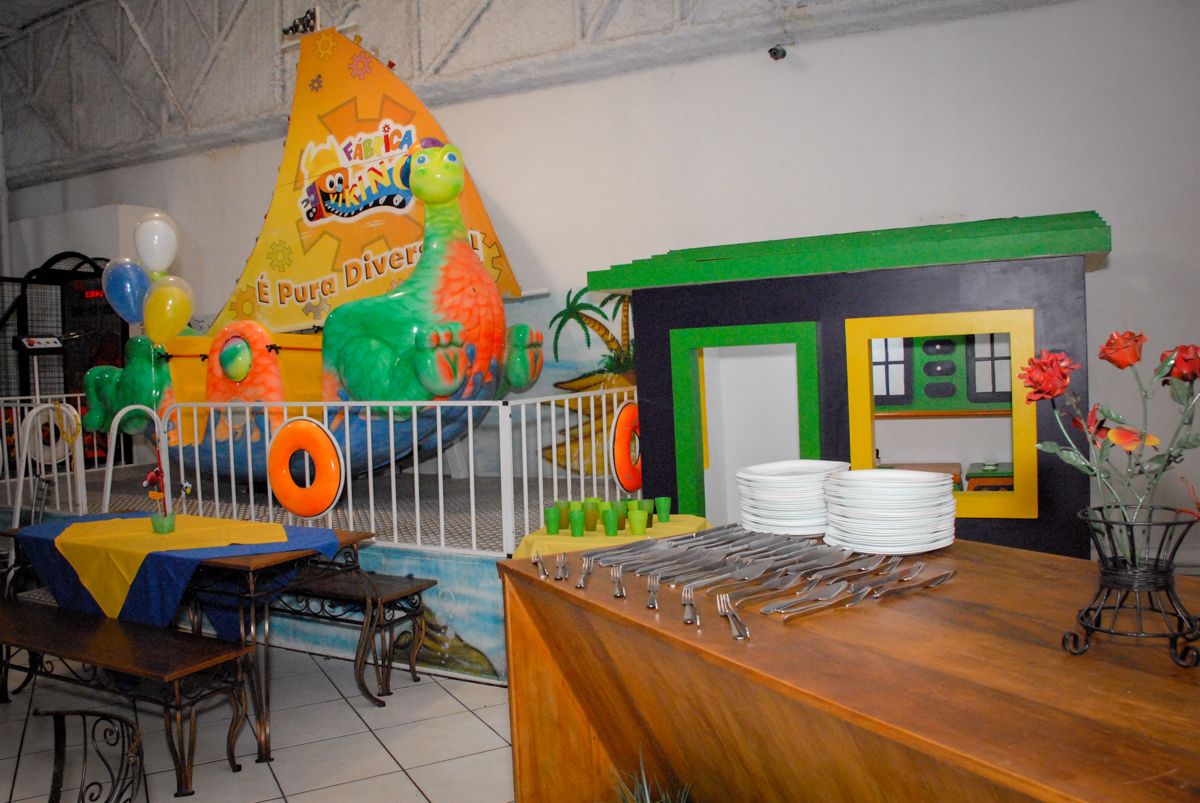 brinquedos do Buffet Fábrica da Alegria, Osasco, Sao Paulo, tema da festa esportes americanos, aniversariante Matheus 8 anos