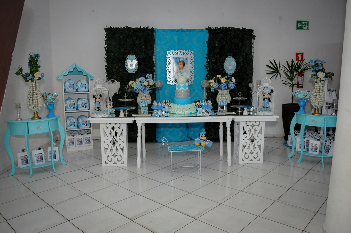 mesa decorada no Buffet Fábrica da Alegria, Morumbi, SP, festa intantil, tema da mesa minie azul, Valentina 1 aninho