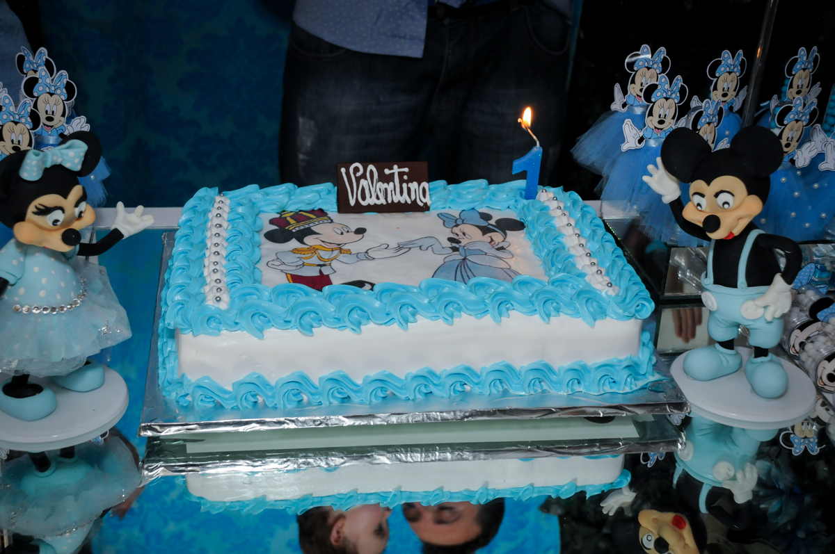 Bolo de aniversário no Buffet Fábrica da Alegria, Morumbi, SP, festa intantil, tema da mesa minie azul, Valentina 1 aninho