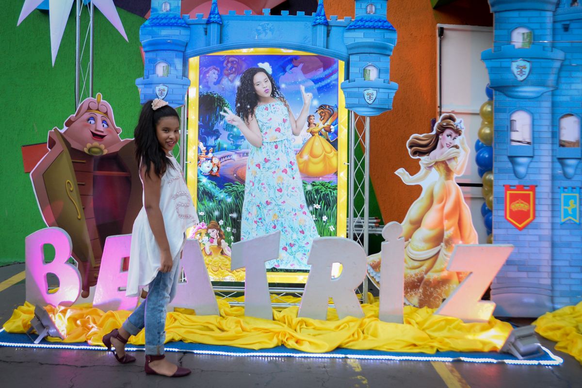 Fachada letrix no Buffet Fábrica da Alegria, Morumbi,SP, festa infantil aniversário de Beatriz 9 anos, tema da festa A Bela e a Fera