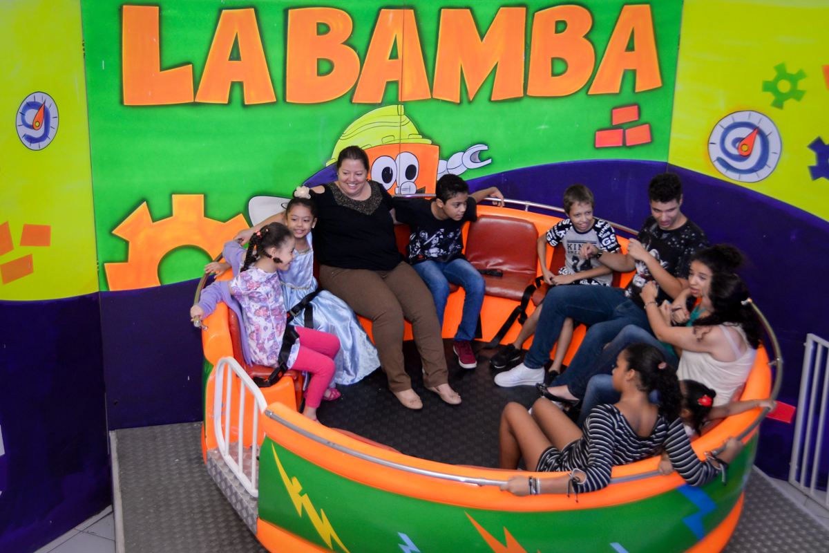 muita bagunça no labamba no Buffet Fábrica da Alegria, Morumbi,SP, festa infantil aniversário de Beatriz 9 anos, tema da festa A Bela e a Fera