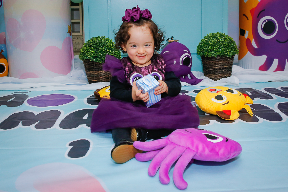 brincando com os personagens da mesa