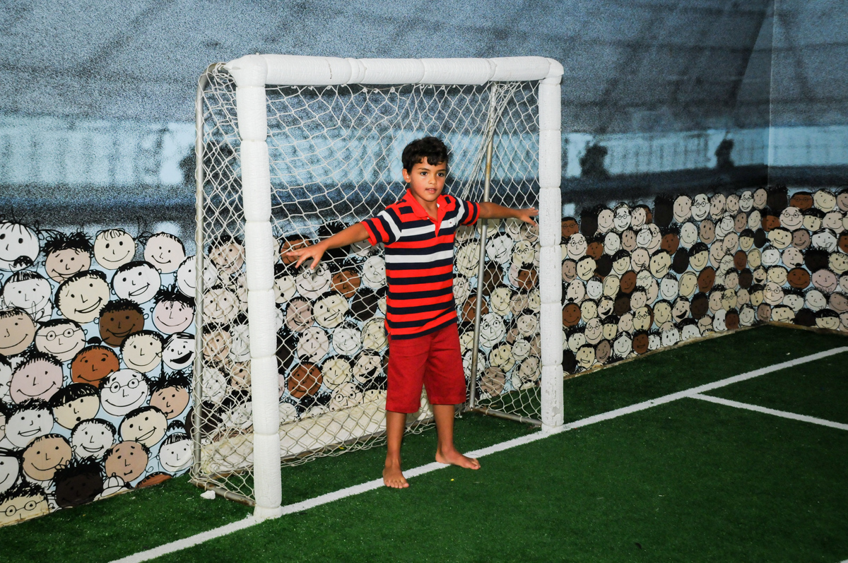 pose de goleiro no Buffet Fantastic World, Morumbi São Paulo, Festa Infantil, aniversário de Jean Gabriel 8 anos, tema da festa Poke Mon