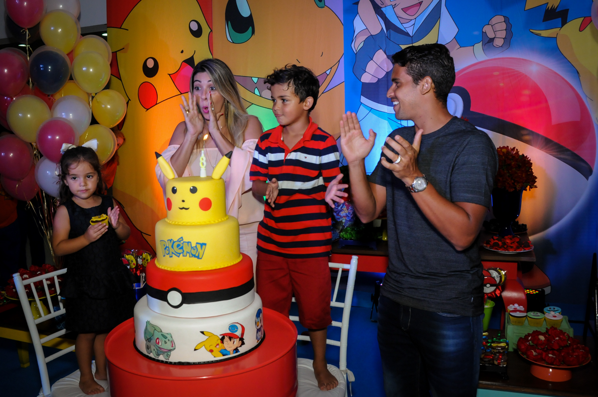 hora do parabéns no Buffet Fantastic World, Morumbi São Paulo, Festa Infantil, aniversário de Jean Gabriel 8 anos, tema da festa Poke Mon
