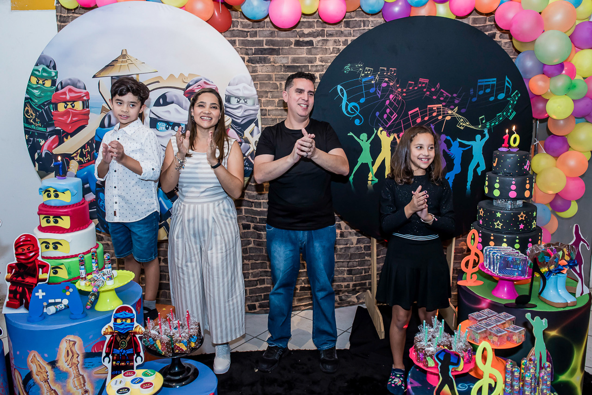 parabéns animado para os irmãos aniversariantes