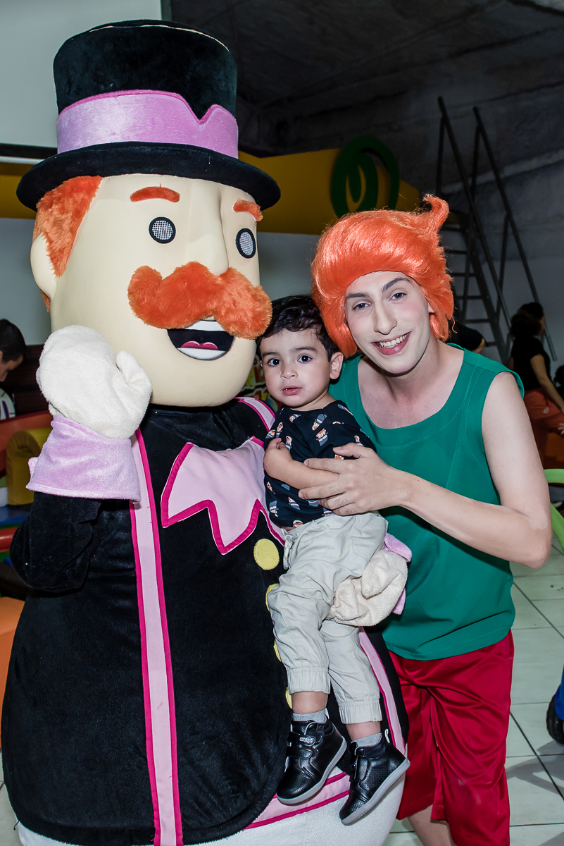 foto garantida com os personagens da mesa