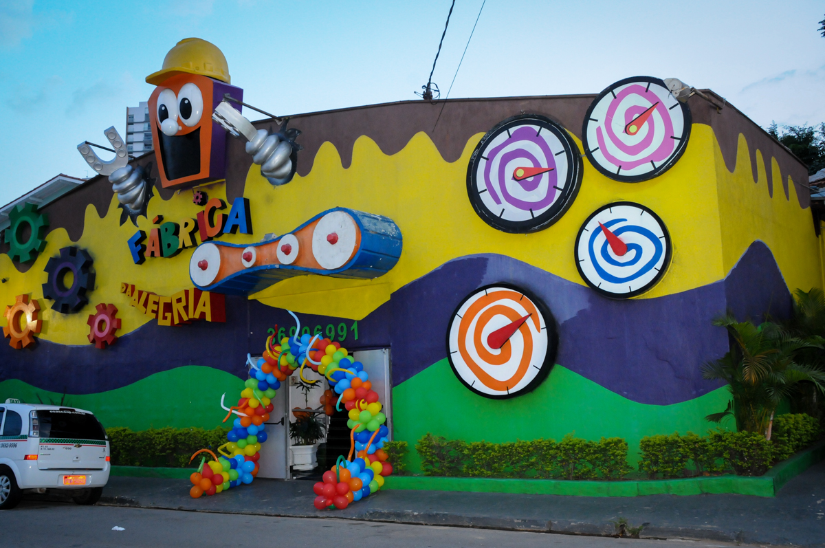 Buffet Fábrica da Alegria, Osasco, São Paulo festa infantil, tema da festa galina pintadinha Victor 1 aninho
