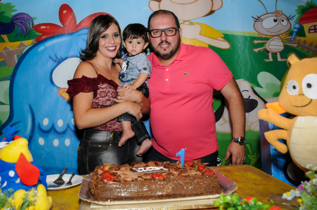 hora de cantar o parabéns no Buffet Fábrica da Alegria, Osasco, São Paulo festa infantil, tema da festa galina pintadinha Victor 1 aninho