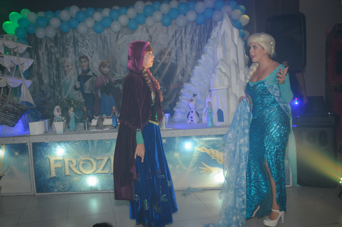 final do show da frozen no Buffet Planeta Prime, Alphaville, SP, festa intantil, tema frozen, Gabriela 3 aninhos