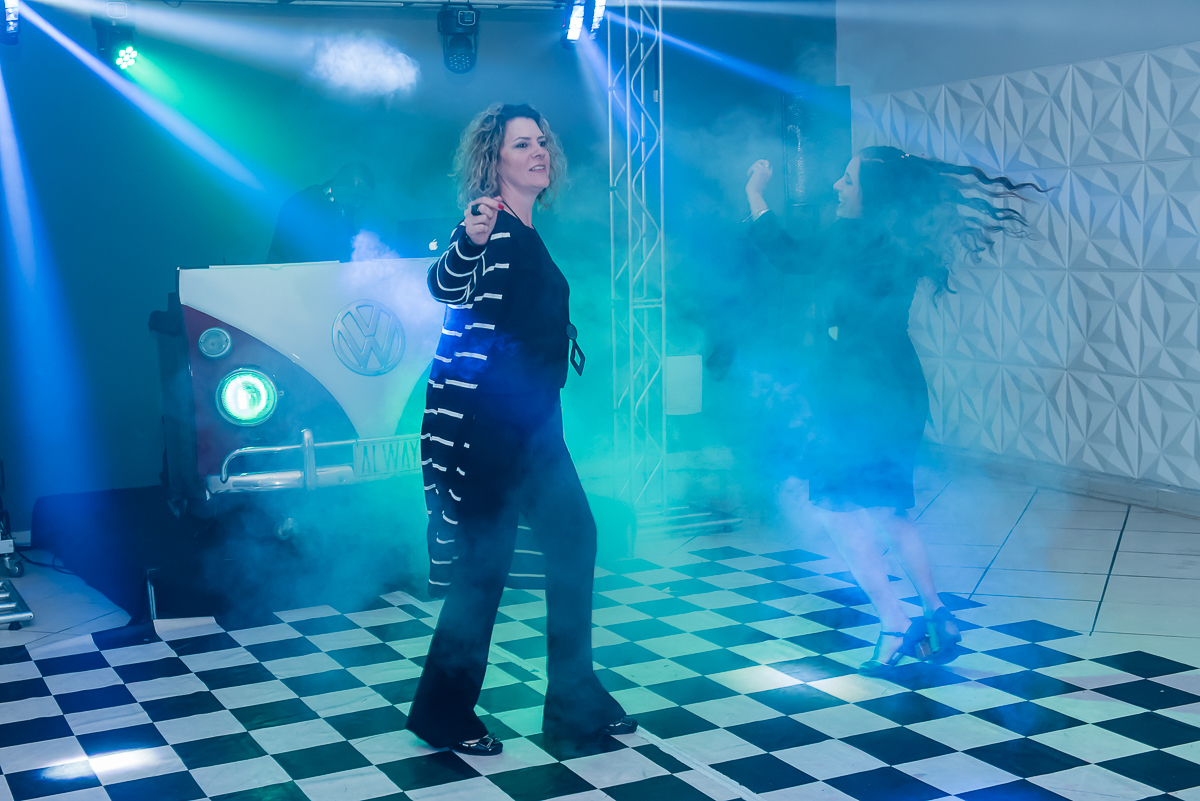 todos voltam para a pista de dança