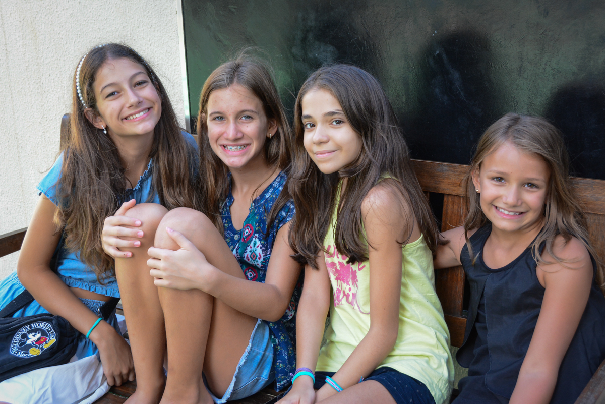 fotografia das amiguinhas no Festa infantil,fotografia infantil,aniversário de Matheus 4 anos, tema da festa ninjago, condomínio, Morumbi, SP