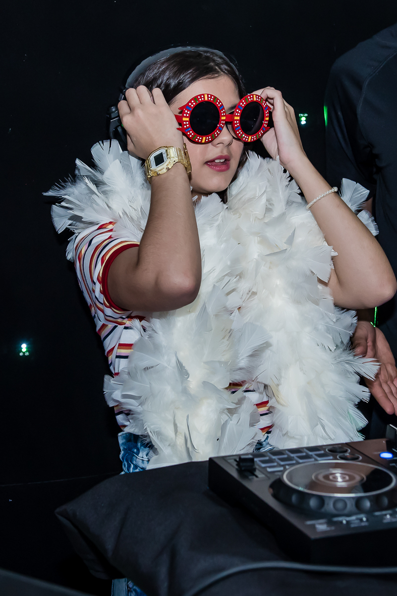 agora maria fernanda será a DJ da festa