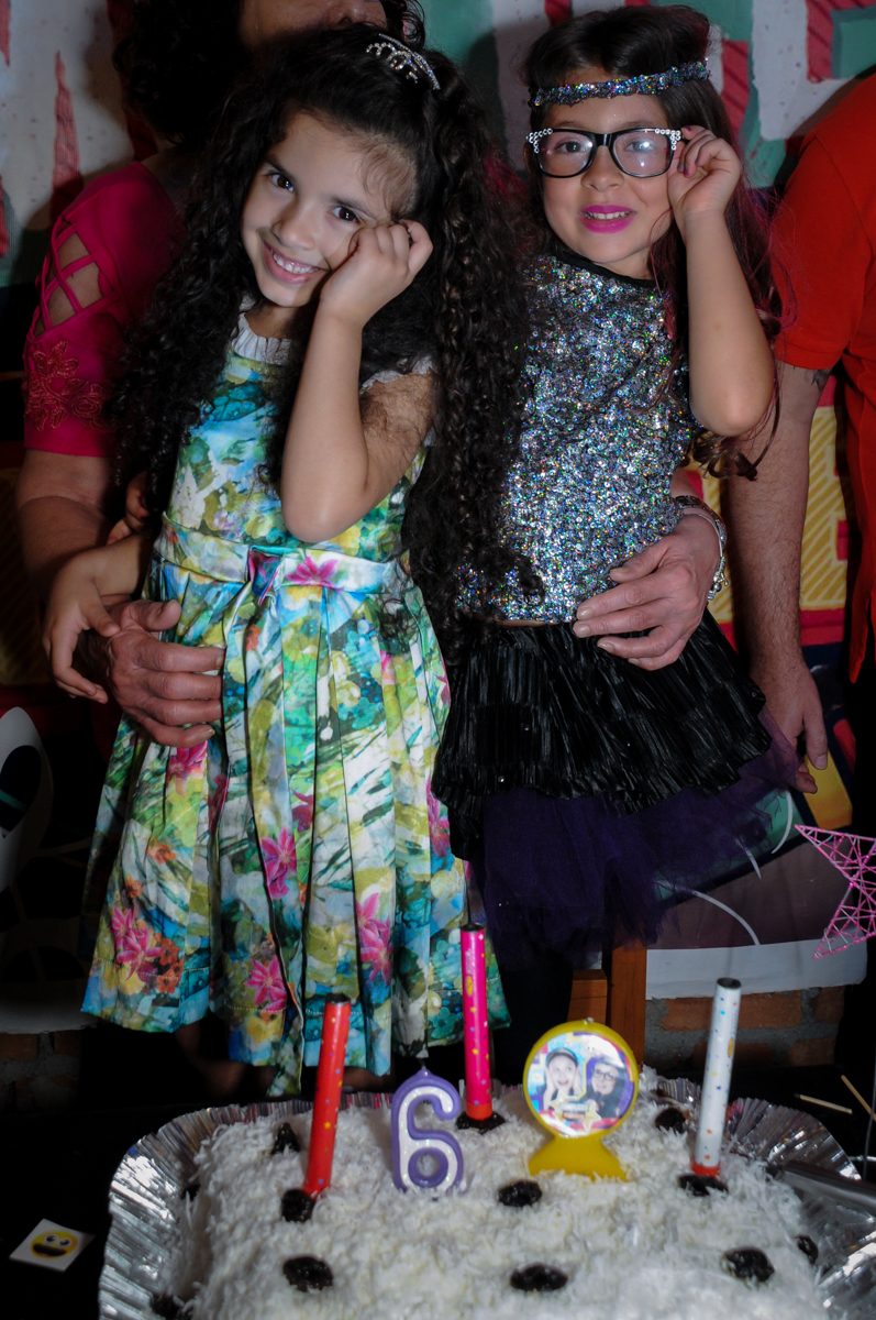 pose para a foto no Buffet Toca do toco festa infantil aniversário de Isabella 6 anos, tema da festa cúmplices de um resgate
