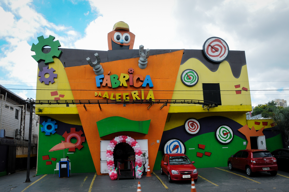 Buffet Fábrica da Alegria,festa infantil, aniversário infantil, fotografia infantil,aniversariante Karina 6 anos tema da festa Pet