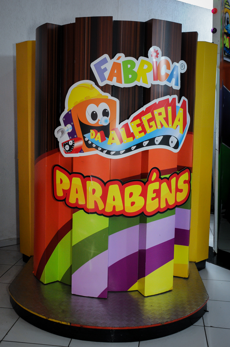 máquina do parabéns no Buffet Fábrica da Alegria,festa infantil, aniversário infantil, fotografia infantil,aniversariante Karina 6 anos tema da festa Pet