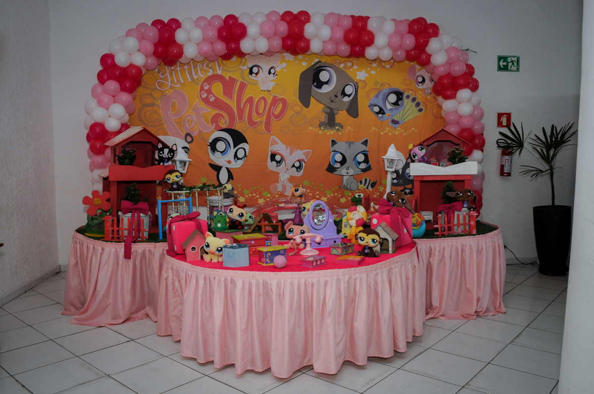 mesa decorada no Buffet Fábrica da Alegria,festa infantil, aniversário infantil, fotografia infantil,aniversariante Karina 6 anos tema da festa Pet