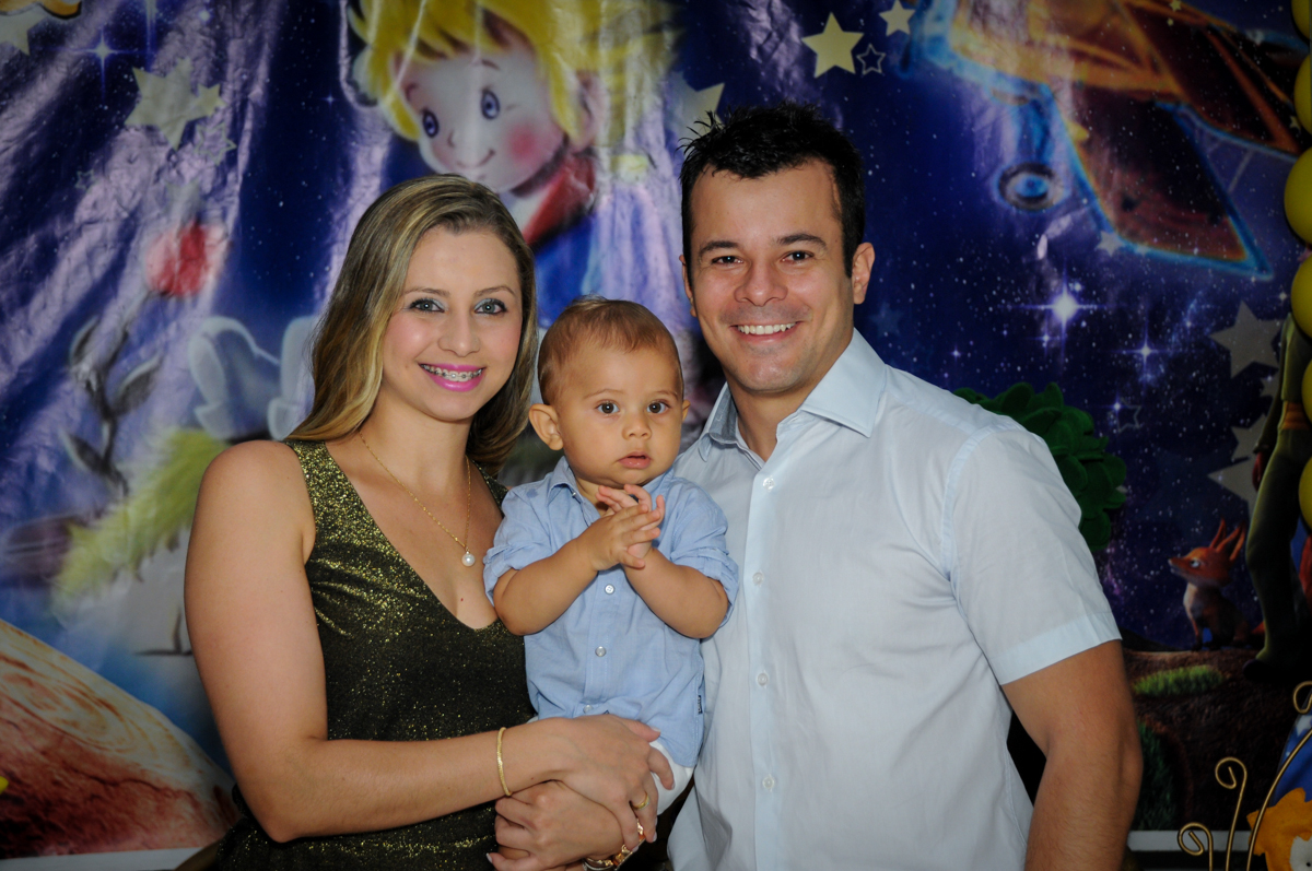 fotografia na mesa decorada no Buffet Comics, festa infantil, aniversário de Matheus 1 ano, tema da festa O pequeno príncipe