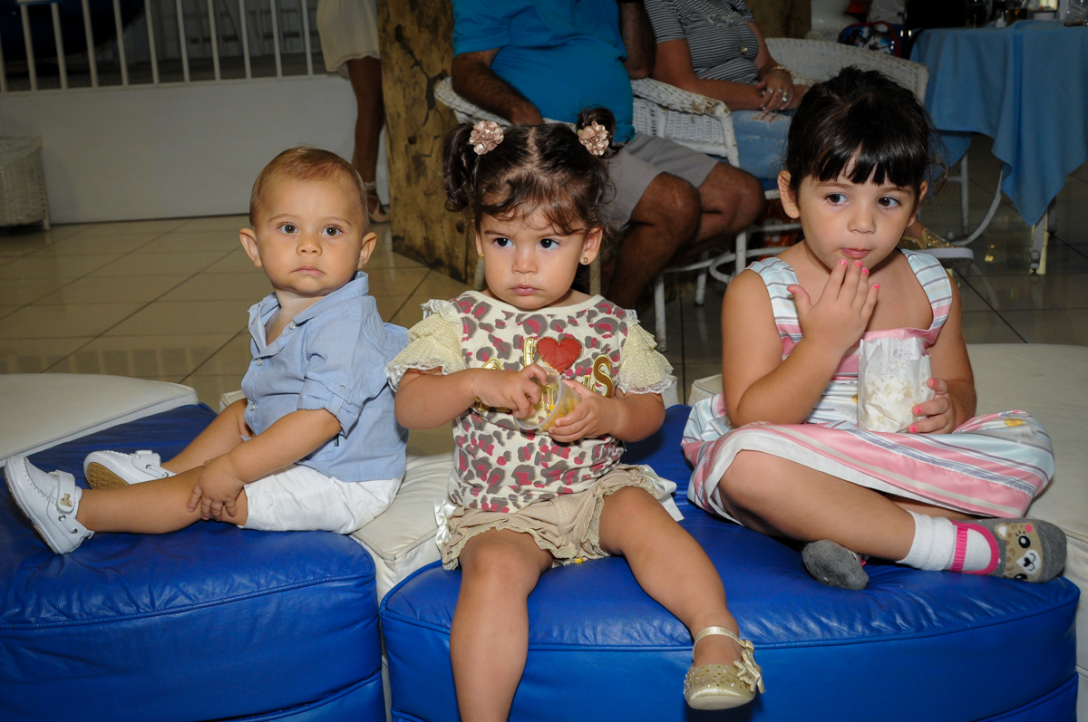 fotografia dos amiguinhos no Buffet Comics, festa infantil, aniversário de Matheus 1 ano, tema da festa O pequeno príncipe
