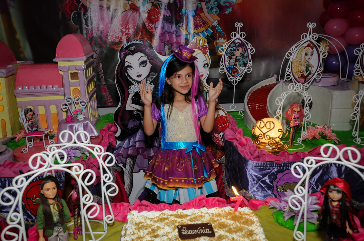 cantando o parabéns no Festa infantil, Buffet Fábrica da Alegria, aniversário de Laínia 7 anos, tema da festa Monster High