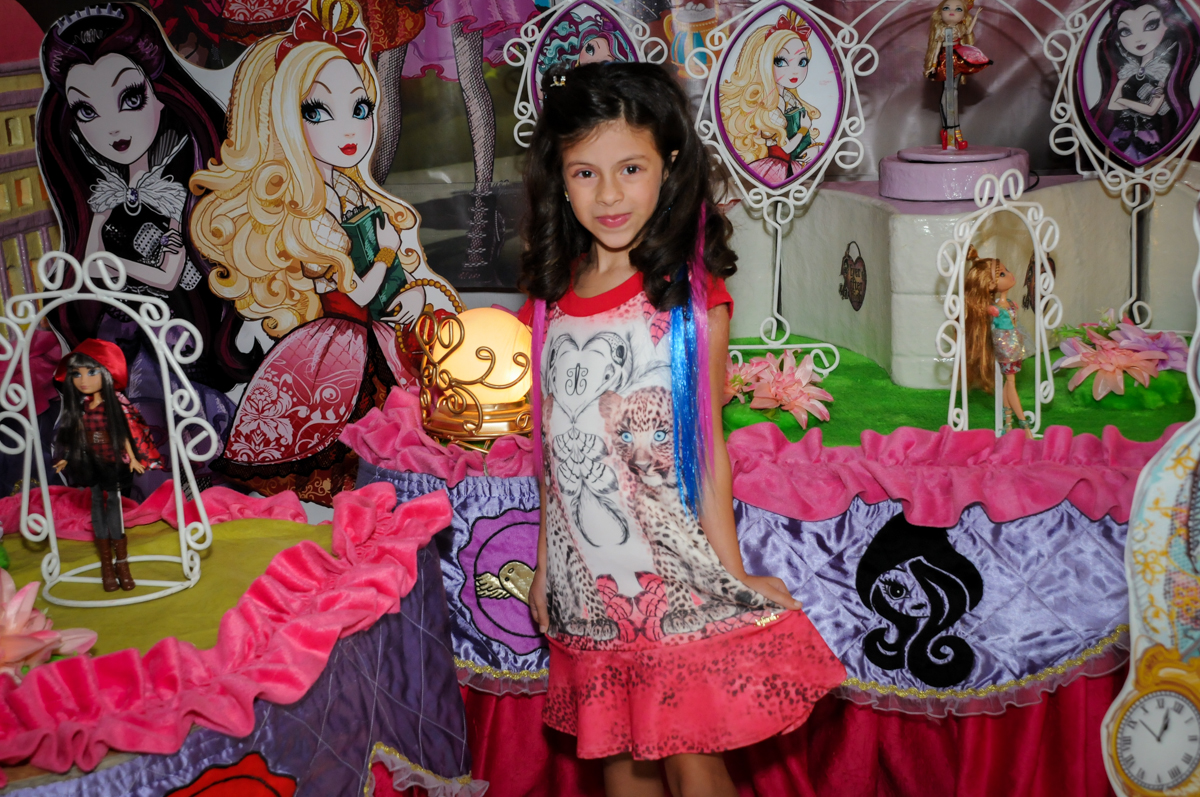 pode para a foto no Festa infantil, Buffet Fábrica da Alegria, aniversário de Laínia 7 anos, tema da festa Monster High