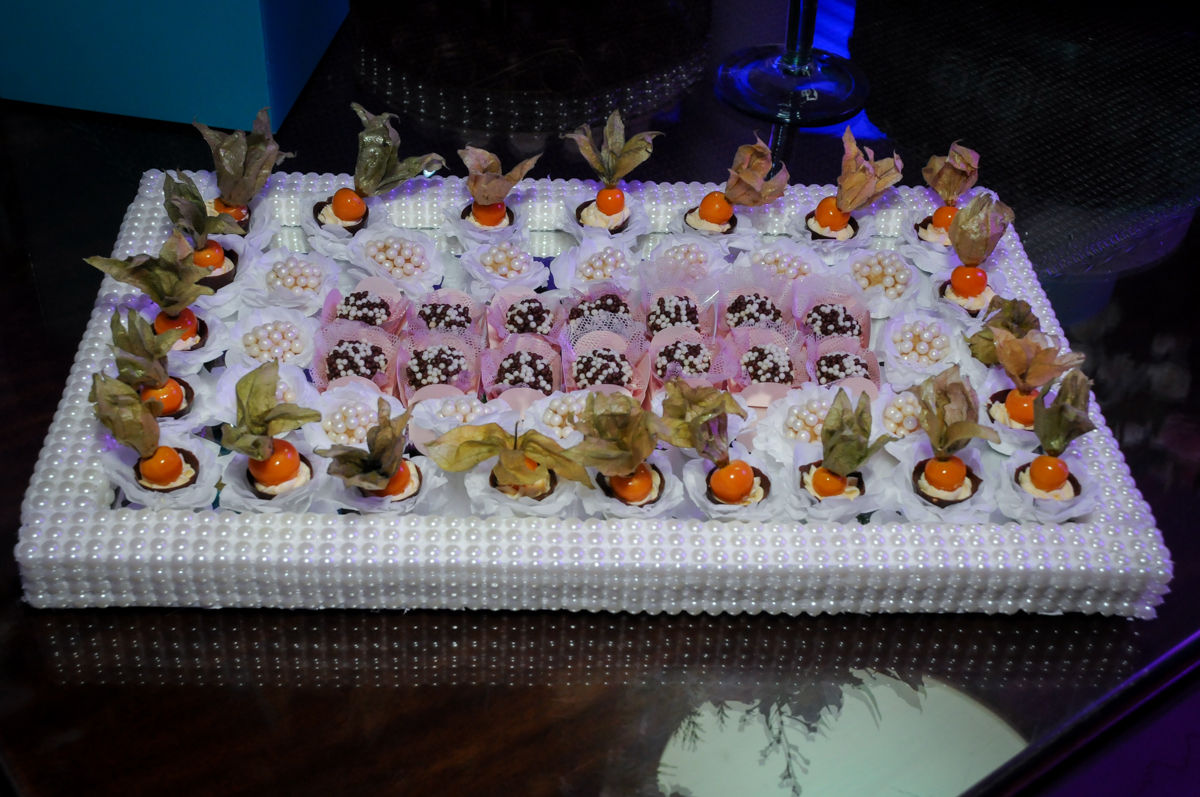 doces finos no Condomínio Alphaville, festa 15 anos Maria Eduard 15 anos