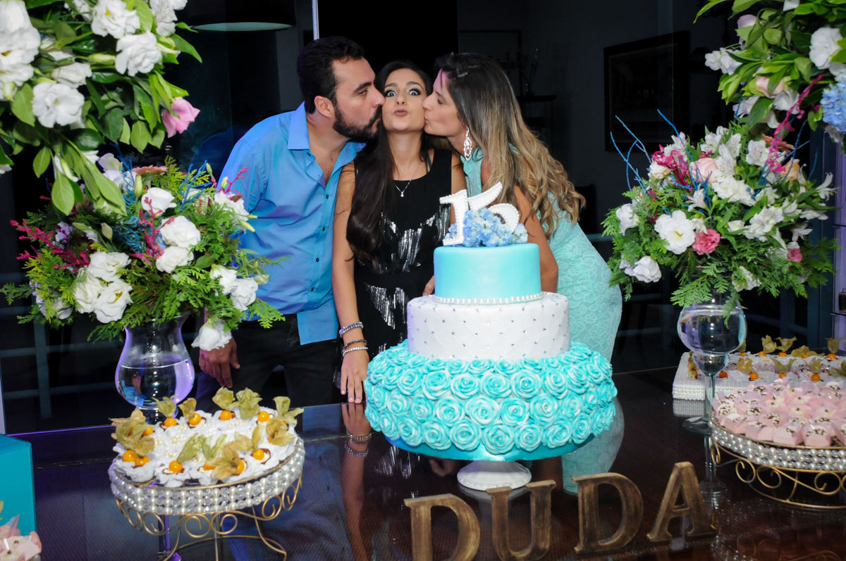 beijinho sanduiche no Condomínio Alphaville, festa 15 anos Maria Eduard 15 anos