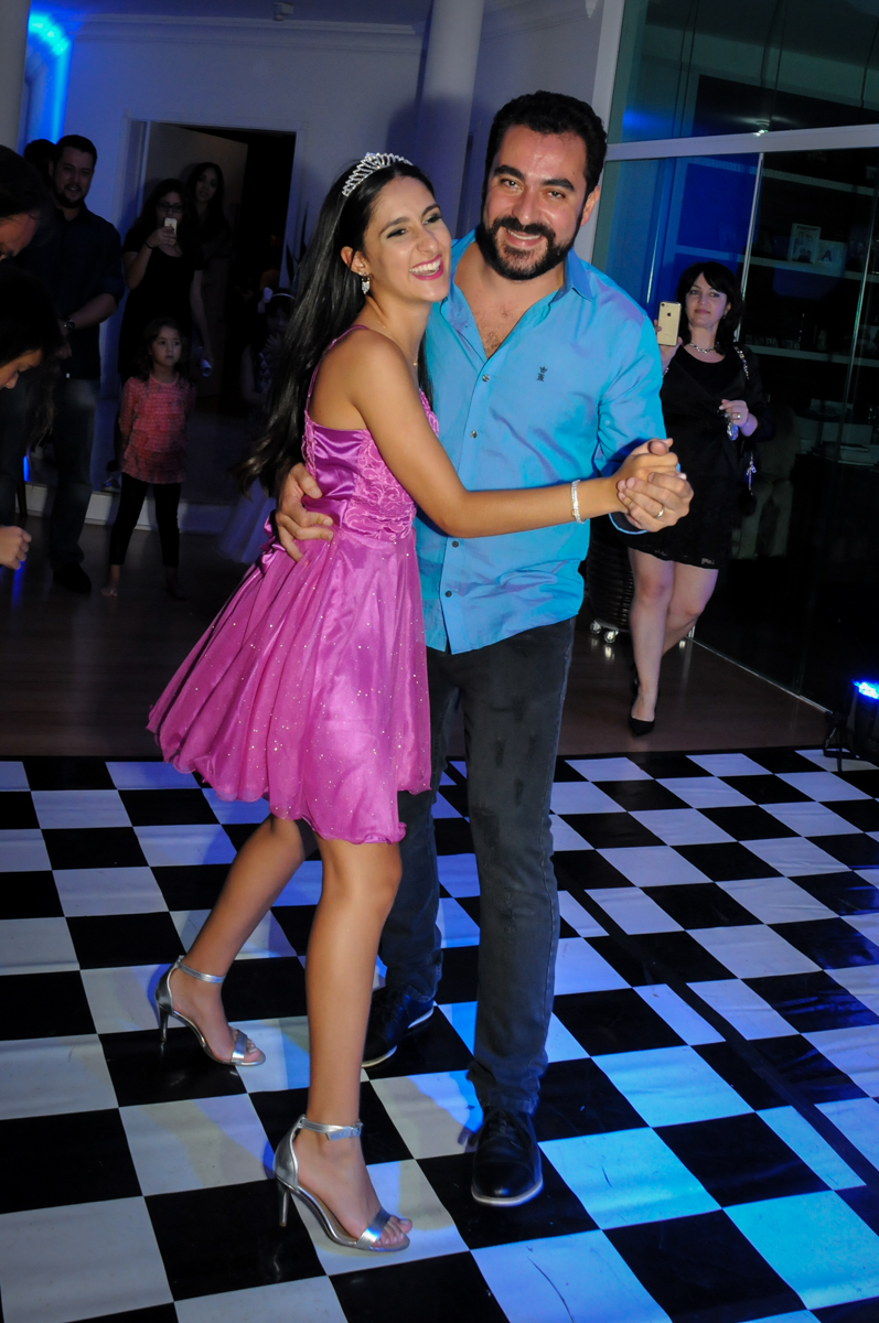 primeira dança co o pai no Condomínio Alphaville, festa 15 anos Maria Eduard 15 anos