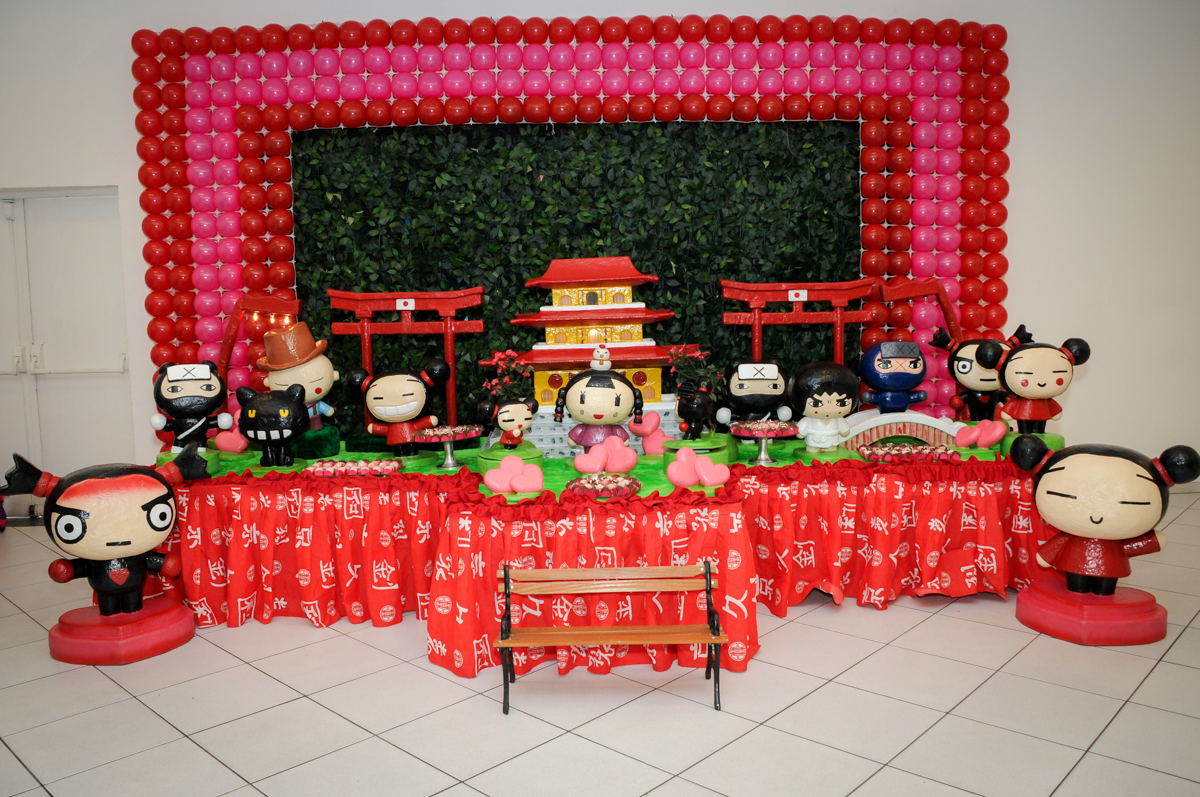 mesa decorada com o tema no Buffet Rá Tim Boom,SP, festa infantil, tema pucca
