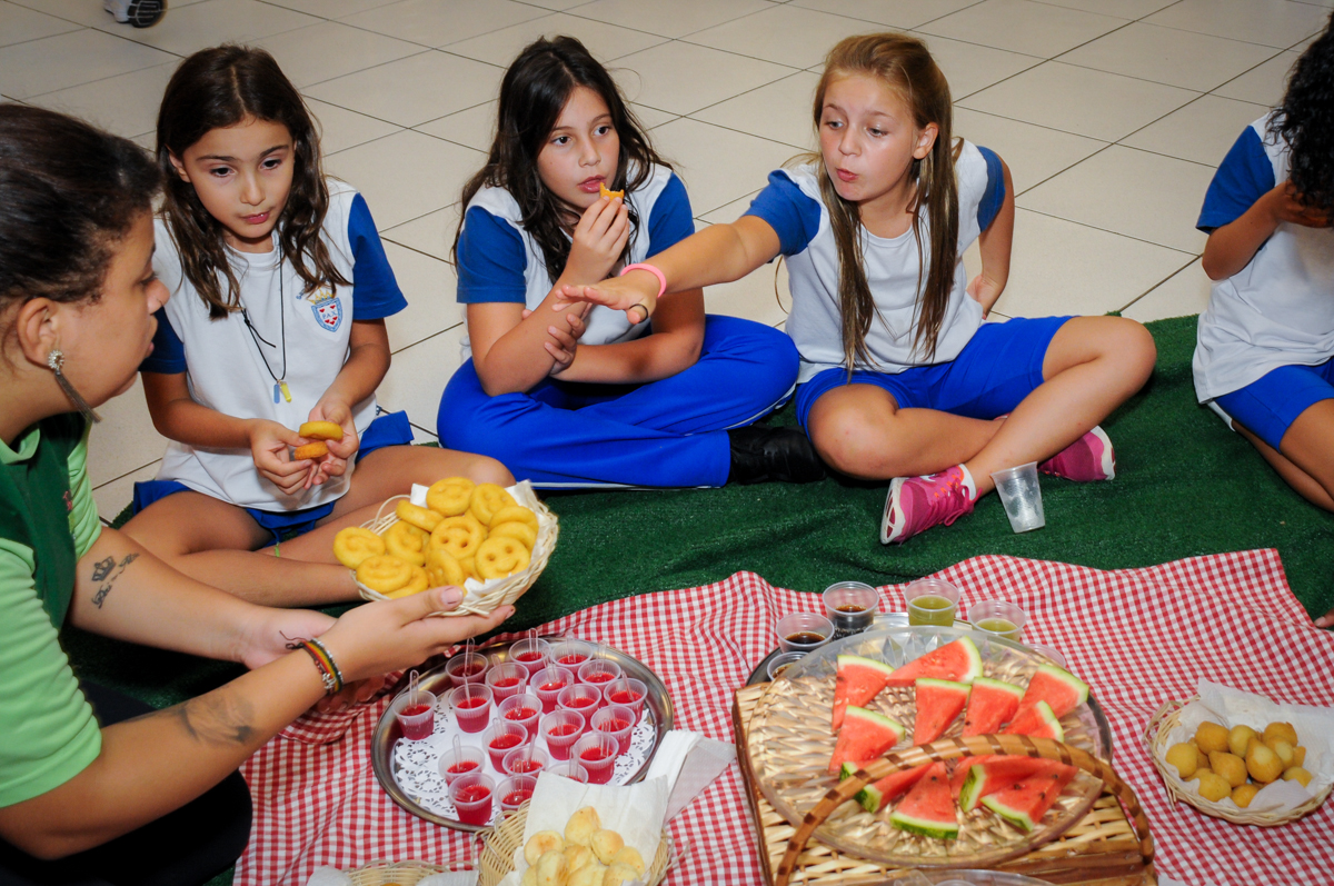 Hora do lanche no Buffet Rá Tim Boom,SP, festa infantil, tema pucca