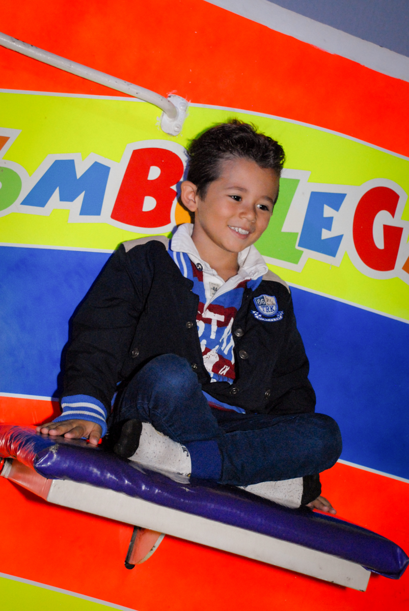 Hora do tombo legal na Aniversário infantil, festa de Guilherme 7 anos tema da mesa minicraft, no Buffet Fábrica da Alegria, Morumbi,SP