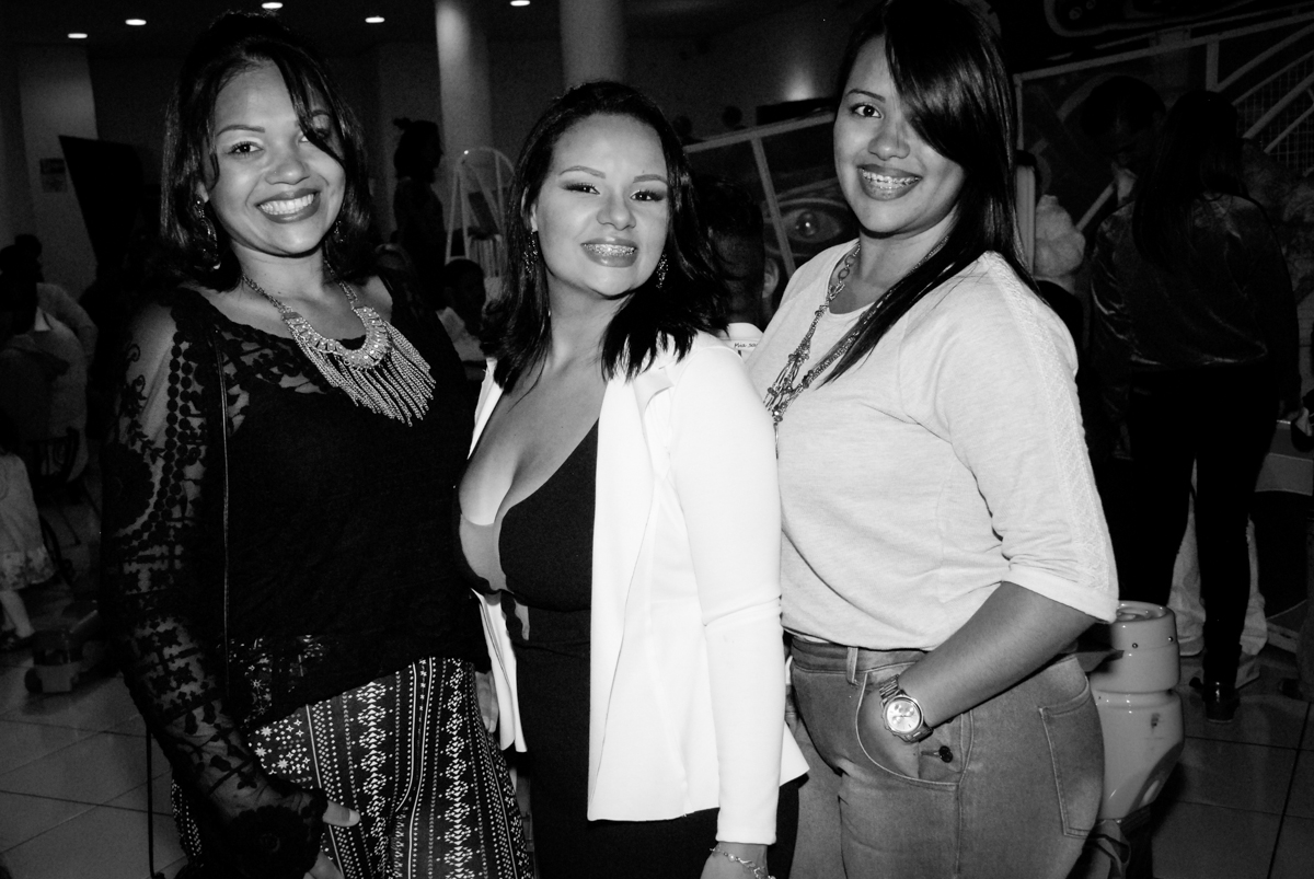 fotografia das amigas na Aniversário infantil, festa de Guilherme 7 anos tema da mesa minicraft, no Buffet Fábrica da Alegria, Morumbi,SP