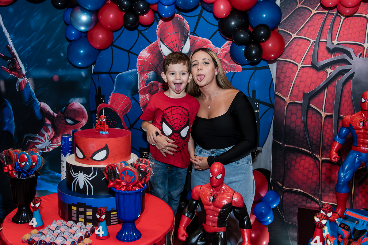 foto engraçada com a convidada da festa e muito querida