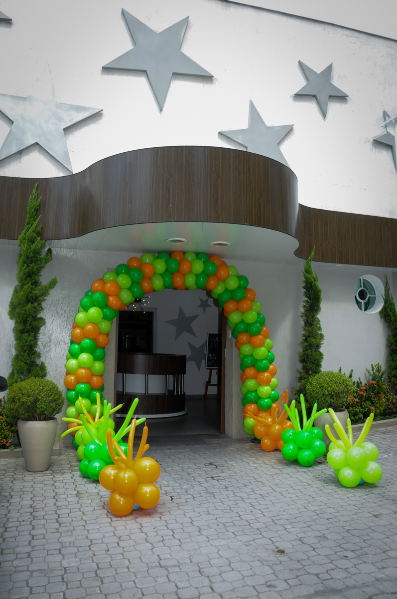 FestaInfantil, fotografia infantil aniversário de Rafael 3 anos tema da festa Dinossauros no Buffet Mago Ra Tim Boom, Saúde, SP