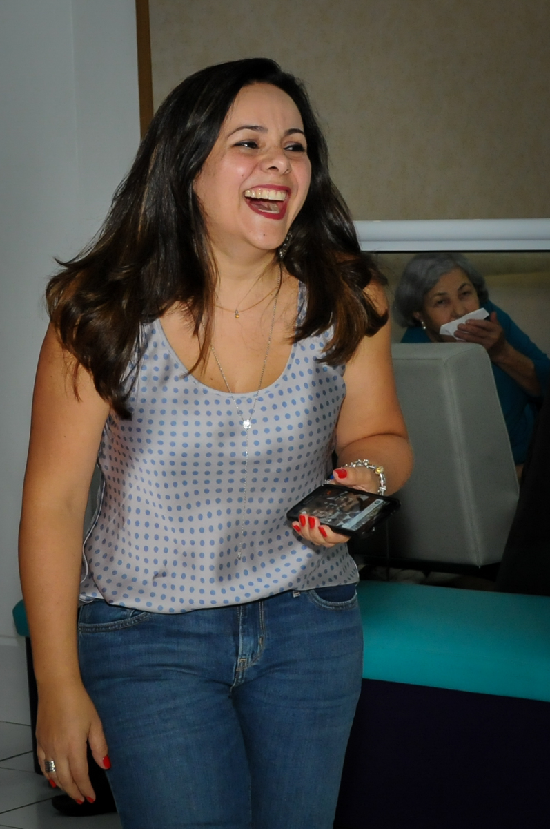 mamãe se diverte na Festa infantil fotografia infantil aniversário de Arthur 10 anos e Marina 8 anos, buffet Magic Joy, Saude, SP, tema da festa cartoon