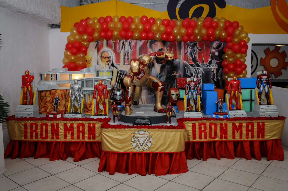 mesa tematica no Buffet infantil  Fábrica da Alegria, osaco, SP, aniversário de Adrian 7 anos, tema da festa Iron Man