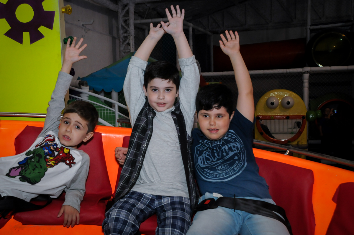bagunça no labamba no Buffet infantil  Fábrica da Alegria, osaco, SP, fotografia infantil do aniversário de Adrian 7 anos, tema da festa Iron Man