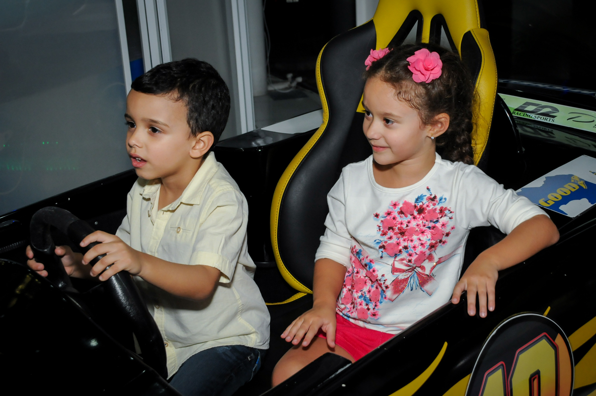 jogo-de-game-divertido-no-Buffet-max-mania-panambi-são-paulo-festa-infantil-aniversário-davi-5-anos-tema-da-festa-poken-mon
