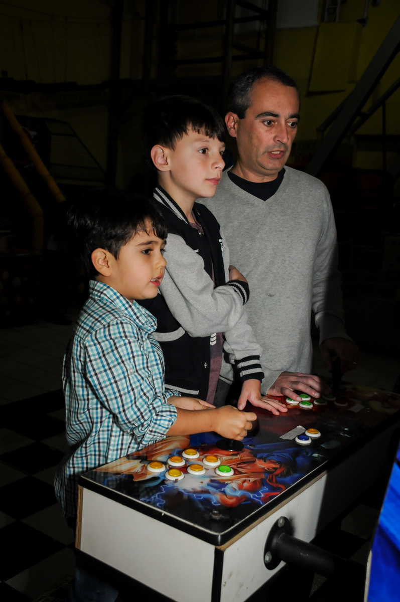 diversão-jogo-de-game-no-buffet-doce-mel-kids-fotografia-fimagem-infantil-aniversario-isabella-7-anos-tema-da-festa-lad-bug