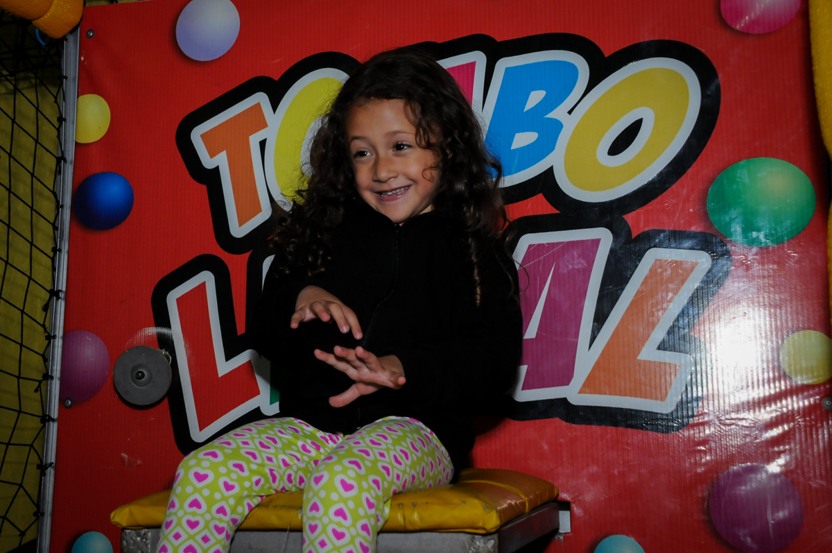 caindo-no-tombo-legal-no-buffet-doce-mel-kids-fotografia-fimagem-infantil-aniversario-isabella-7-anos-tema-da-festa-lad-bug