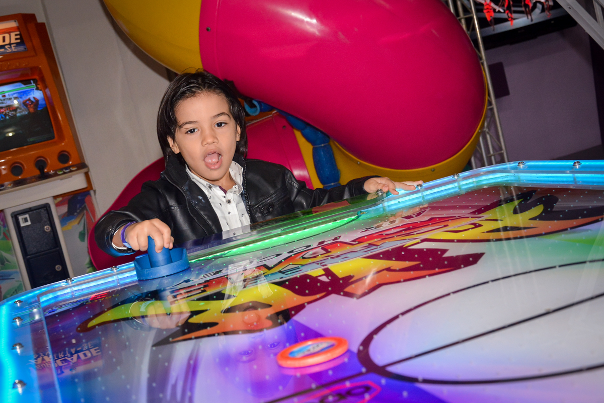 futebol-animado-no-buffet-magic-joy-saude-sao-paulo-sp-fotografia-infantil-aniversario-de-isadora-6-anos-tema-da-festa-rapunzel