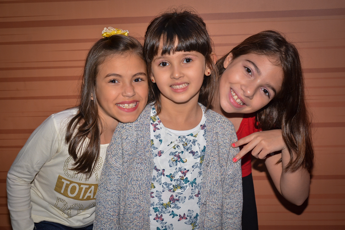 amigas-divertidas-no-buffet-magic-joy-saude-sao-paulo-sp-fotografia-infantil-aniversario-de-isadora-6-anos-tema-da-festa-rapunzel
