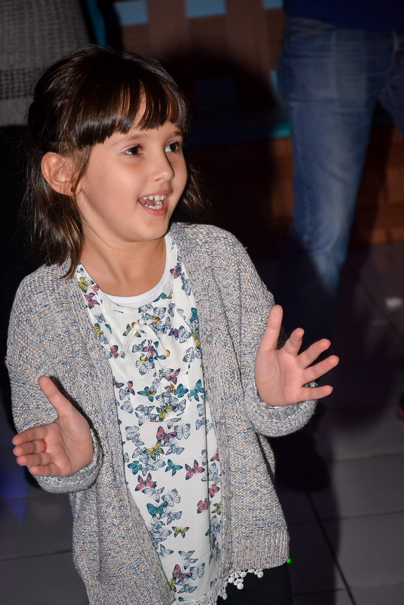 hora-da-balada-no-buffet-magic-joy-saude-sao-paulo-sp-fotografia-infantil-aniversario-de-isadora-6-anos-tema-da-festa-rapunzel