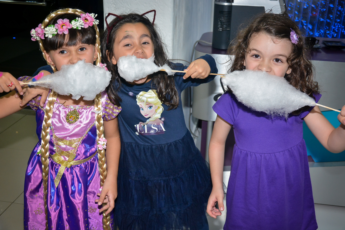 saboreando-algodao-doce-nobuffet-magic-joy-saude-sao-paulo-sp-fotografia-infantil-aniversario-de-isadora-6-anos-tema-da-festa-rapunzel