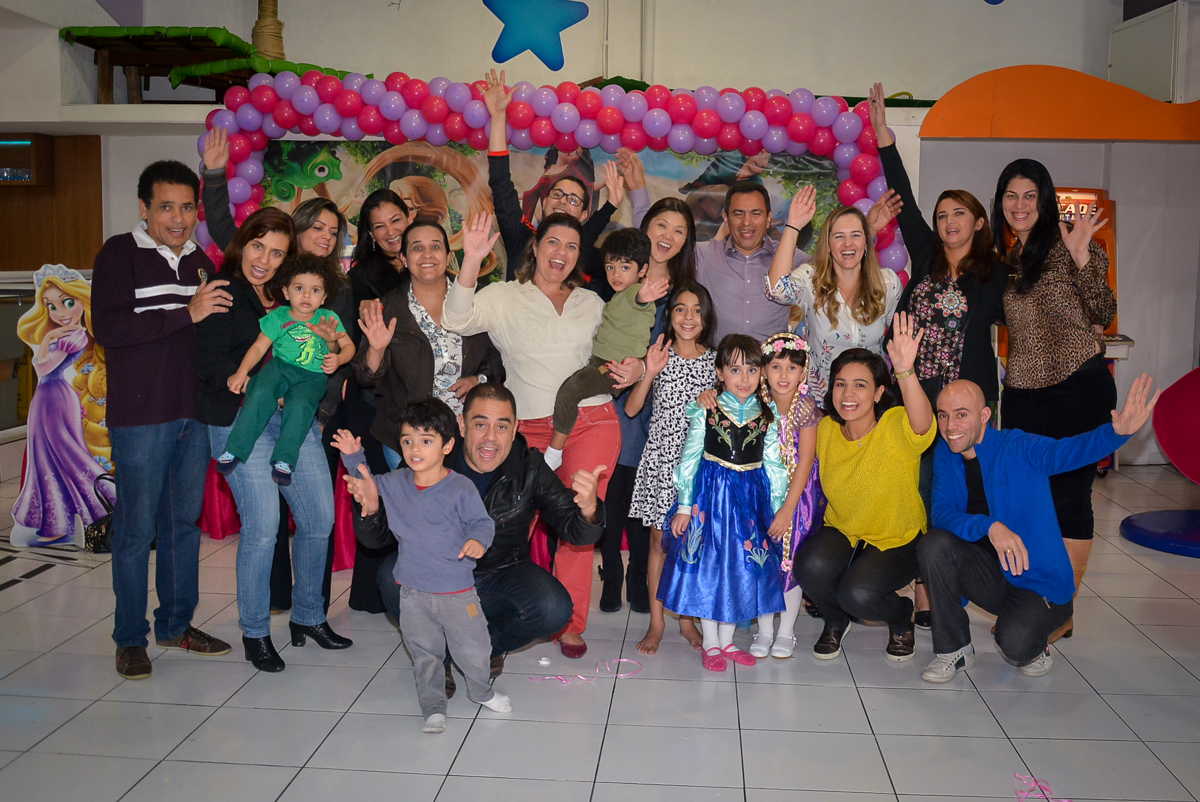 final-da-festa-no-buffet-magic-joy-saude-sao-paulo-sp-fotografia-infantil-aniversario-de-isadora-6-anos-tema-da-festa-rapunzel