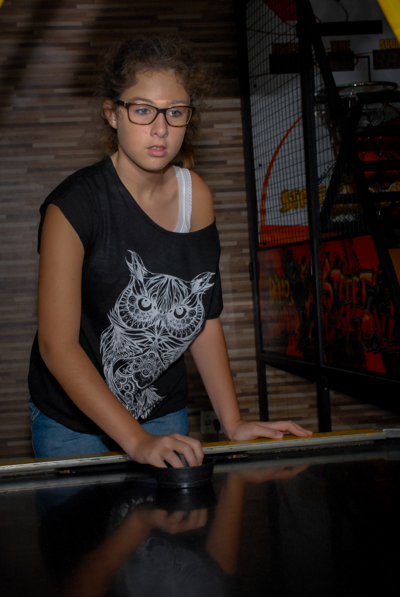 jogador-faz-gol-no-buffet-planeta-kids-lapa-são-paulo-sp-fotografia-filmagem-infantil-aniversário-rafael-7-anos-tema-da-festa-pokemon