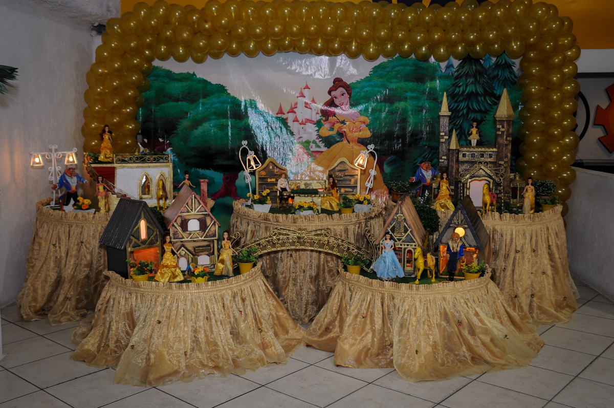 mesa-temática-n0-buffet-fábrica-da-alegria-osasco-sáo-paulo-sp-fotografia-infantil-aniversário-de-ana-7-anos-tema-da-festa-a-bela-e-a-fera