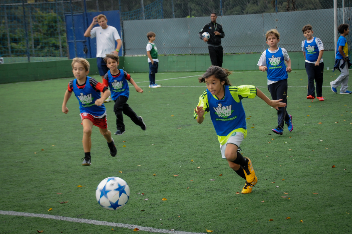 muita-energia-para-jogar-no-Buffet-High-Soccer-Morumbi-São-paulo-SP-festa-infantil-aniversário-de-Felipe-8-anos-tema-da-festa-futebo